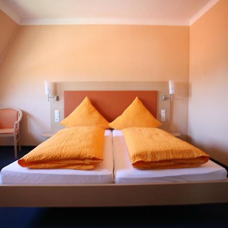 Hotel Linde Pfalz Silz  Bagian luar foto